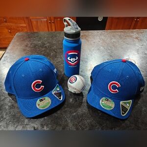 Chicago Cubs Blue Baseball Caps and Water Bottle Set